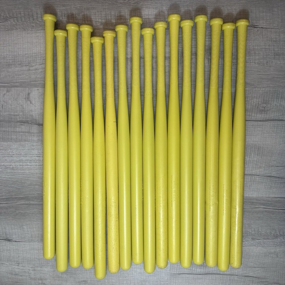 OFFICIAL WIFFLE BAT Made in USA Plastic 31.5" Yellow 4th GEN